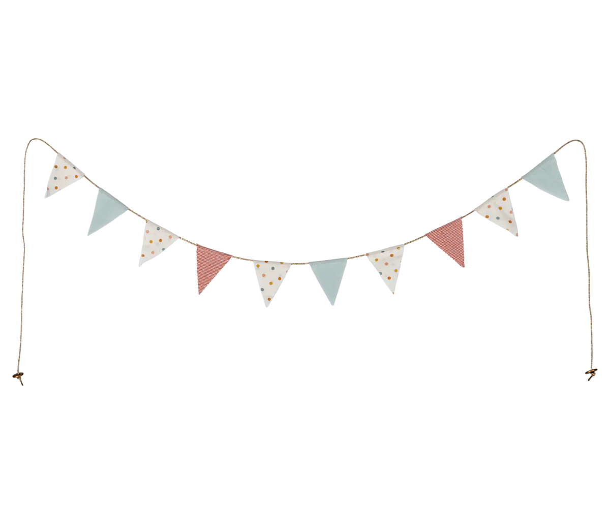 Decorations & Storage